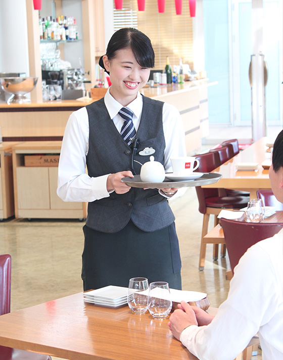 新浦安のアルバイト求人「ホテルのレストランサービス」