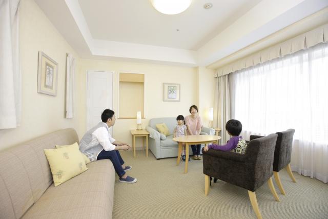 東京 ホテル プール 屋外 ビジター